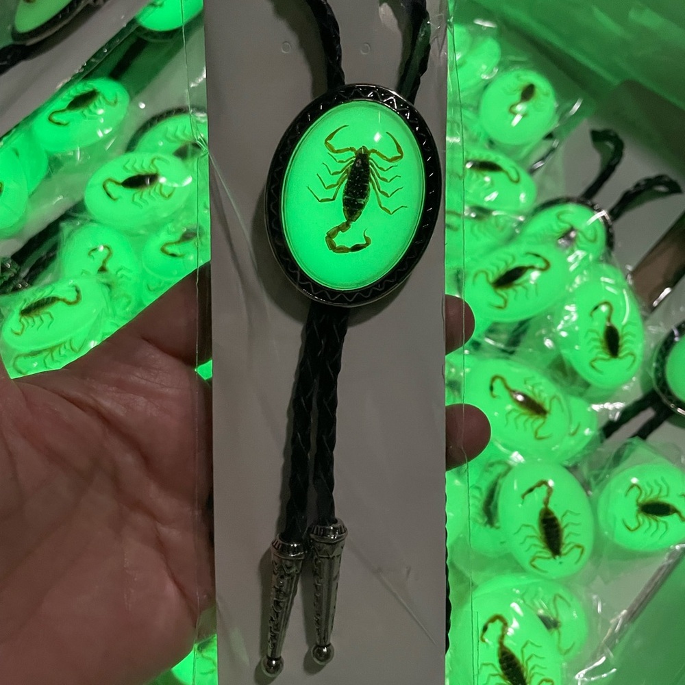 Bolo tie - Picture 2 of 2